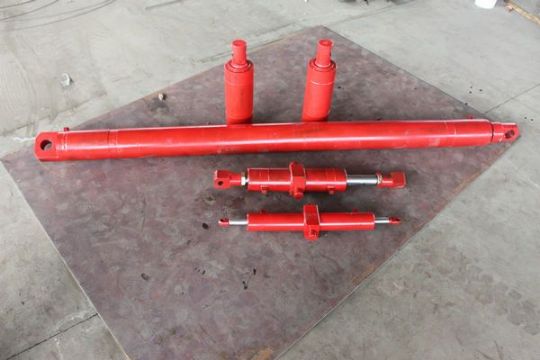 點(diǎn)擊查看詳細(xì)信息<br>標(biāo)題：轉(zhuǎn)載機(jī)系列油缸 閱讀次數(shù)：2607