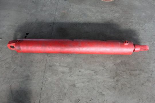 點(diǎn)擊查看詳細(xì)信息<br>標(biāo)題：轉(zhuǎn)載機(jī)60T推拉移油缸 閱讀次數(shù)：2393