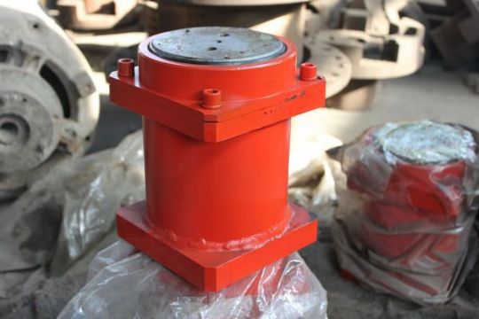 點擊查看詳細(xì)信息<br>標(biāo)題：160掘進(jìn)機(jī)漲緊油缸 閱讀次數(shù)：2287